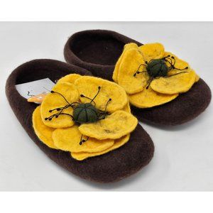 NEW!!! Handmade girls youth felted flower‎ slippers size 9.5